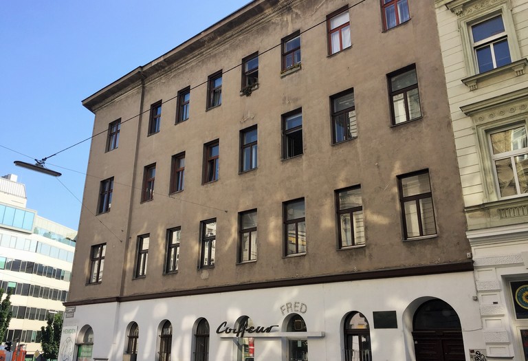 Foto eines Zinshauses in der Anzengrubergasse