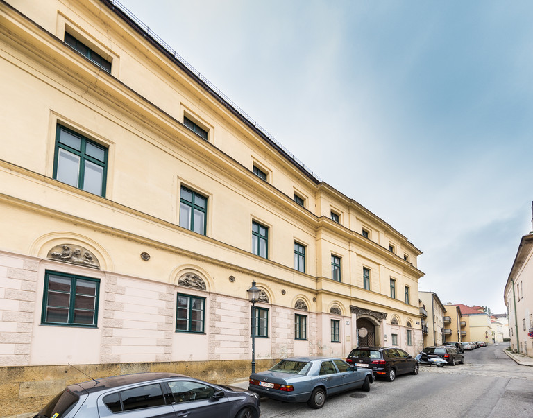 Foto eines Zinshauses in der Hackhofergasse